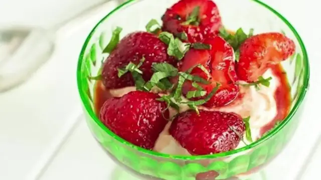 Video thumbnail for My Top 5 Healthy Food Blogs recipe