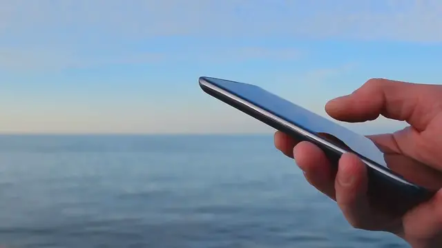 Video thumbnail for How to use the Pixel Screenshots app on the Google Pixel 9