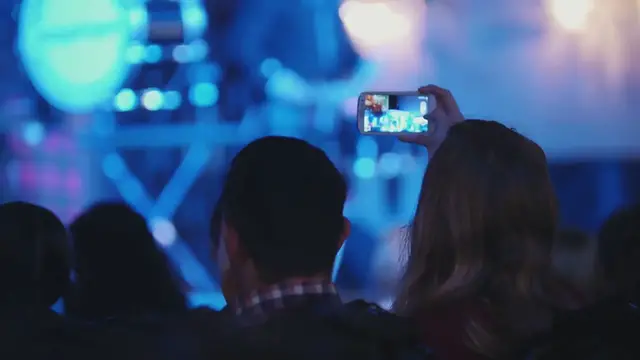 Video thumbnail for "Julia Roberts' Heartfelt Message to Travis Kelce at Taylor Swift's Dublin Concert: Decoded by Lip Reader"
