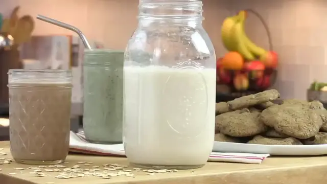 'Video thumbnail for HOW TO MAKE OAT MILK oatmeal pulp chocolate chip cookie recipe(720P HD)'