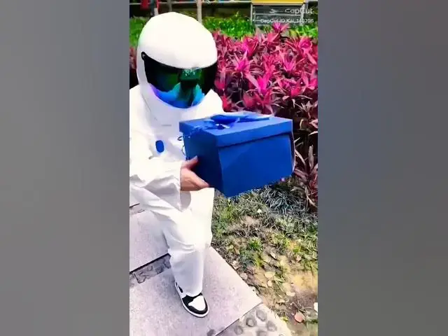 Video thumbnail for Valentine's Gift #vibes #burnaboy #newmusic #afrobeats #afrohouse #funny #johnselephilip #foryou