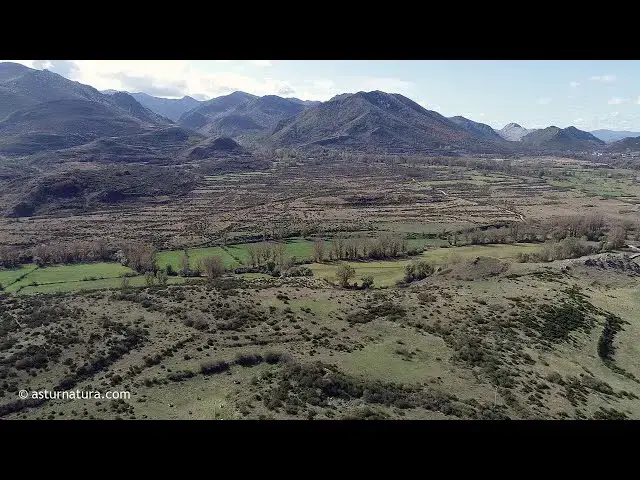 Video thumbnail for Valle, morrenas y abanico de Ríolago de Babia