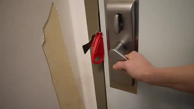 'Video thumbnail for 1 Travel Essential for Europe (You_ll NEVER Guess_)(720P_HD)'