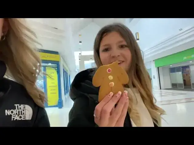 'Video thumbnail for I tried the CHEAPEST foods from fast food places'