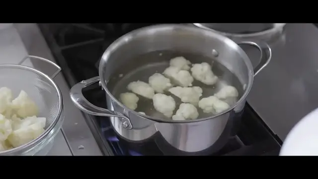 'Video thumbnail for WARM CAULIFLOWER SALAD Recipe with Carrots and Peppers _ Easy Vegetarian and Vegan Recipe(720P_HD)'