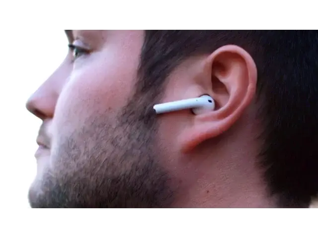 Video thumbnail for AirPods Review