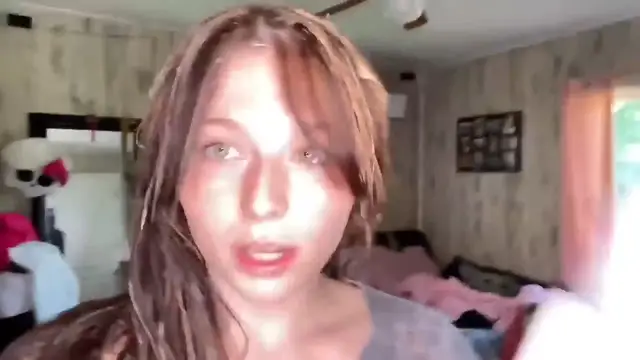 Video thumbnail for Hairdresser Reacts To Horrible DIY Highlight Disasters