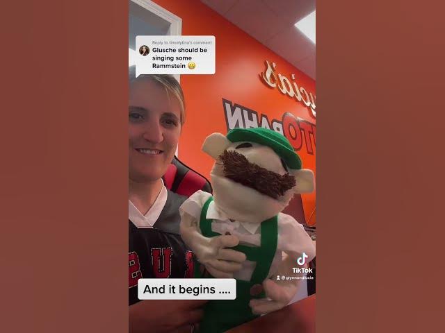 Video thumbnail for Glüsche sings @RammsteinOfficial