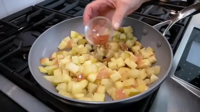 'Video thumbnail for EASY CINNAMON APPLES for oats_ yogurt_ pancakes and more_(720P_HD)'