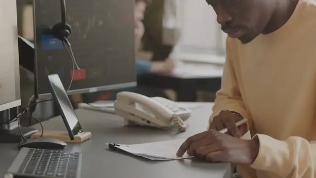 Video thumbnail for Investing in Renewable Energy Projects