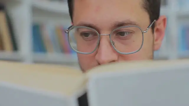 Video thumbnail for Utilizing U.S. College Career Centers for Job Placement