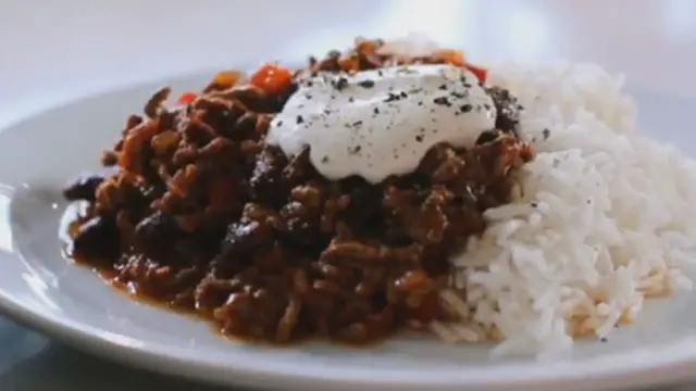Video thumbnail for Chilli con carne recipe