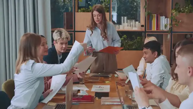 Video thumbnail for The Ultimate Guide to Facebook Ads: Tips for Beginners