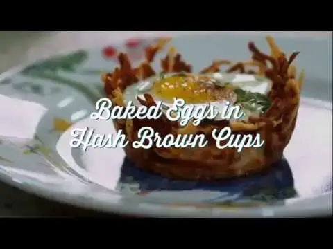 Video thumbnail for Baked Eggs in a Hash Brown Cup
