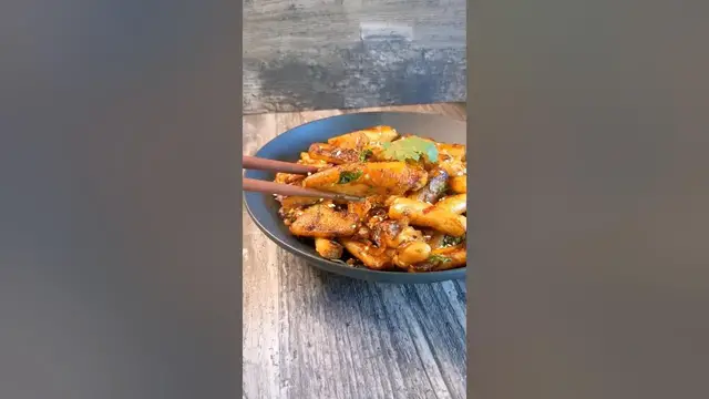 Video thumbnail for Quick, Easy, and Delicious: Stir Fry Rice Noodles with XO Sauce #youtubeshorts #stirfry #chinesefood