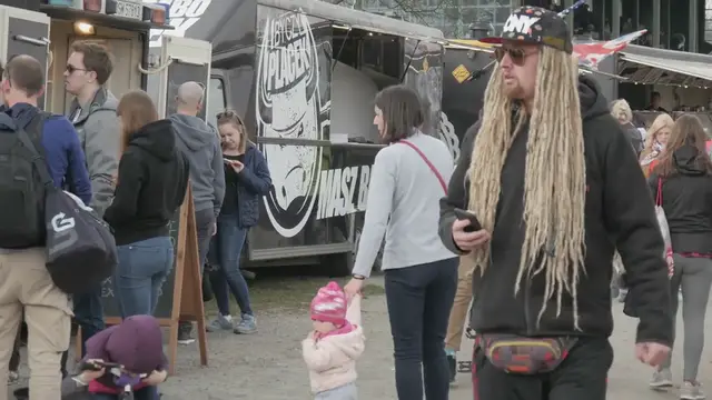 Video thumbnail for Iconic Food Trucks You Need to Visit Across America