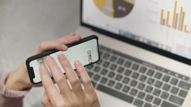 Video thumbnail for Using Twitter Analytics to Improve Your Social Strategy