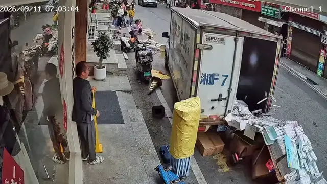 Video thumbnail for Runaway Truck Hits Street Vendors in Yueyang, China