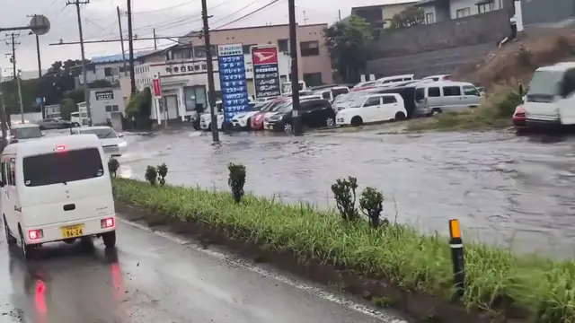 Video thumbnail for Japan: Weather Front Brings Widespread Downpours, Prompting Rain Alerts.
