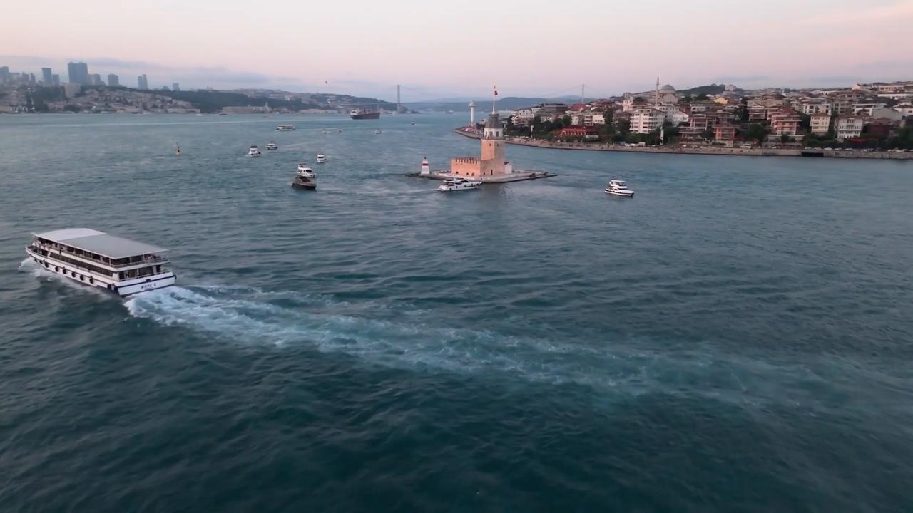 Video thumbnail for Türkiye: Drone captures Istanbul's iconic Uskudar waterfront.