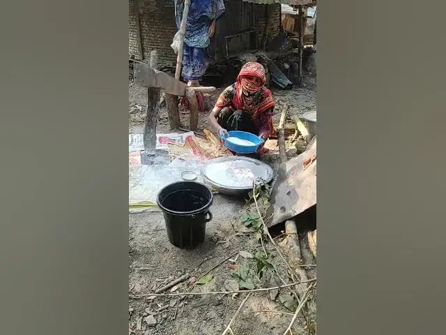 Video thumbnail for শীতের কুয়াশামাখা সকালে শুরু হলো গ্রাম বাংলার ঐতিহ্যবাহী ঐতিহ্য ঢেঁকিতে পিঠার চালের গুঁড়ো তৈরি|