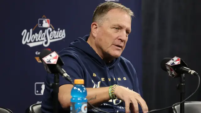 Video thumbnail for Bobby Valentine Praises Brewers' Old-School Baseball