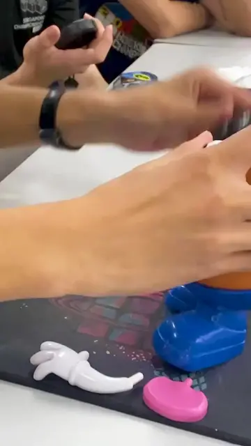 Video thumbnail for Fastest time to assemble Mr. Potato Head