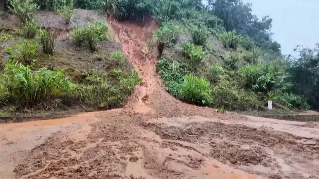 Video thumbnail for China: Authorities in Hainan step up monitoring, evacuation efforts as torrential rains trigger floods.