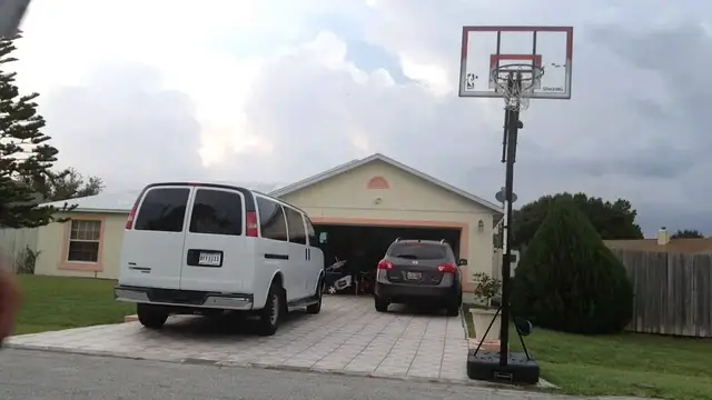 'Video thumbnail for Isaiah Rivera Power Dunks and Windmill Attempts on 10'1'