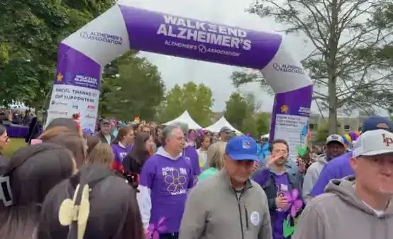 Video thumbnail for Walk to End Alzheimer's draws more than 1,000 participants and raises nearly $1 million