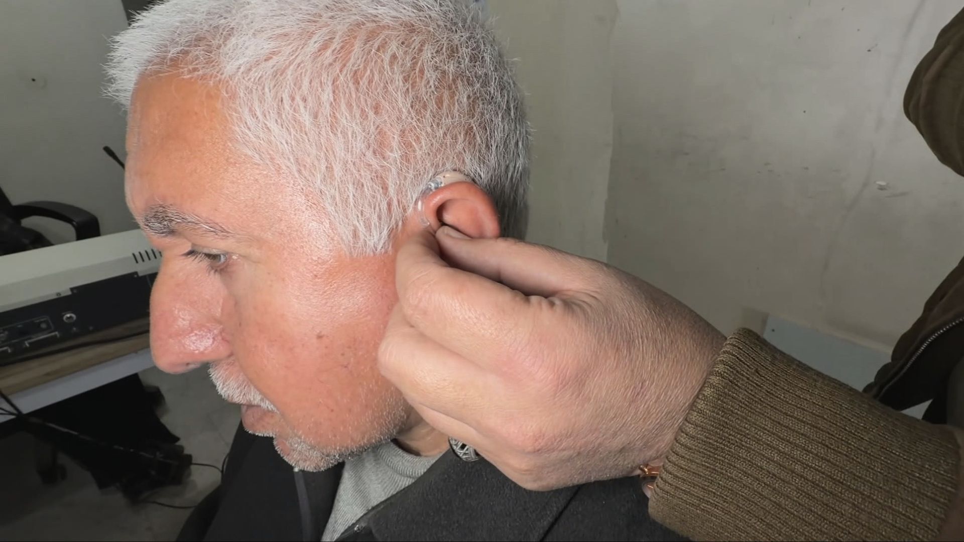 Video thumbnail for Constant Israeli air strikes in Gaza cause surge in permanent hearing loss