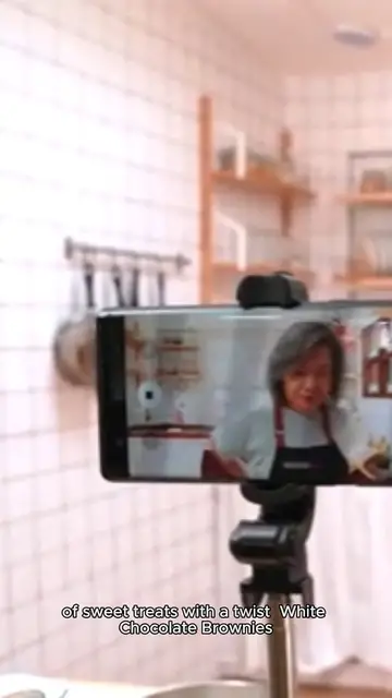 Video thumbnail for white chocolate brownies recipe