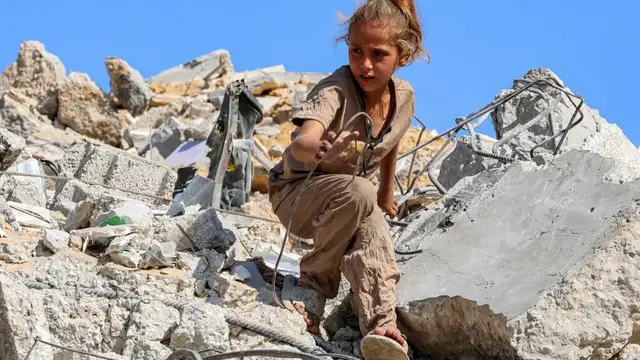 'Video thumbnail for Israel intensifies its assault on Gaza City, urging residents to flee'