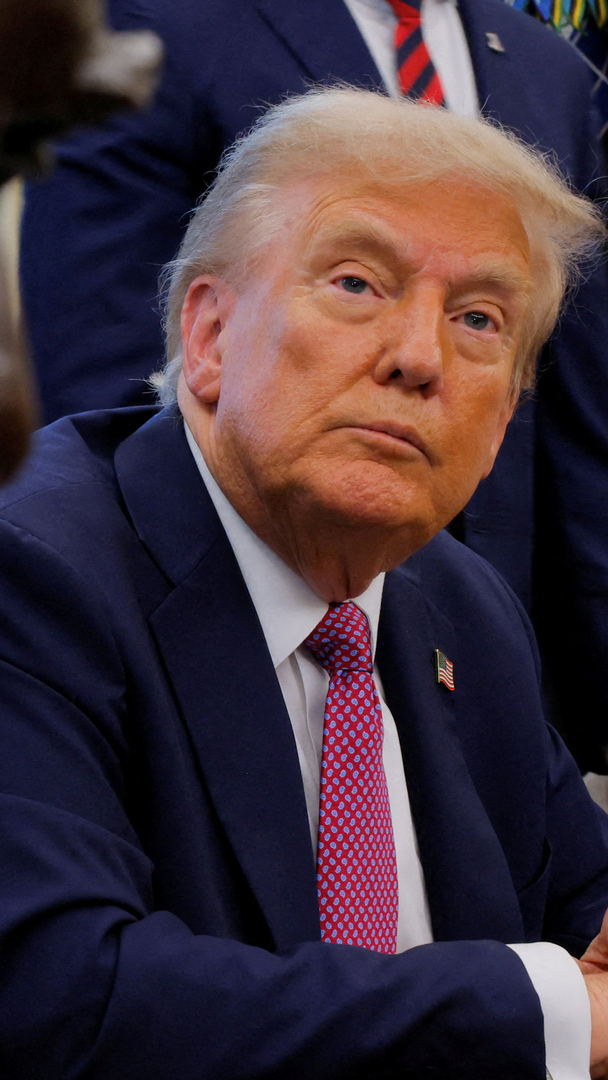 Video thumbnail for US downplays China threat in new defence strategy