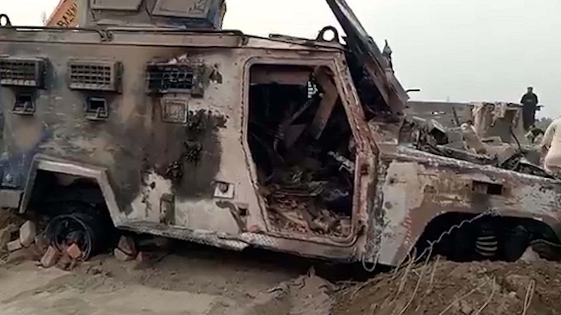 Video thumbnail for Deadly car bomb attack hits checkpoint in northwest Pakistan