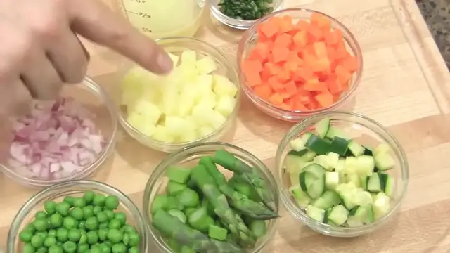 'Video thumbnail for How to Make a Lobster Mango Salad'