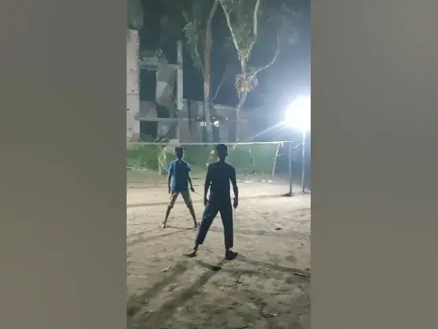 Video thumbnail for রাতের আলোয় ব্যাডমিন্টন লড়াই! 🏸🔥"