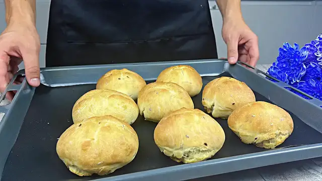 'Video thumbnail for Crunchy rolls without much effort! The easiest bread you will ever bake! 5 ingredients!'
