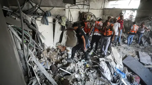 'Video thumbnail for Israeli strike hits UN-run clinic sheltering displaced Palestinians in Gaza City'