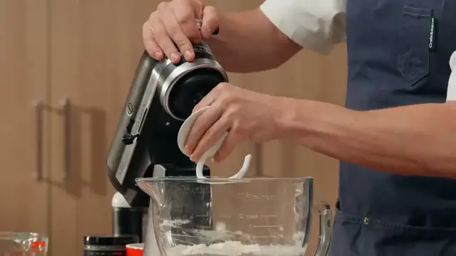 'Video thumbnail for Classic New York Pizza At Home(720P_HD)'