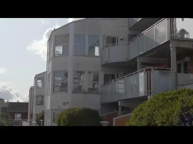 Video thumbnail for Apartment building