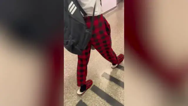 Video thumbnail for Students Dress Up for Zoom-fit Day At School | Happily TV