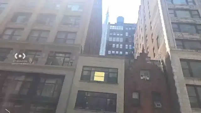 Video thumbnail for Two people in custody after climbing to top of Empire State Building