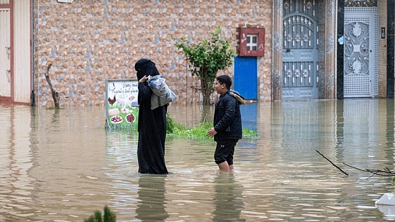 Video thumbnail for Moroccan security forces carry out evacuations as floods hit north