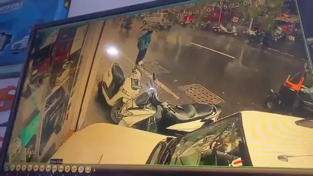 Video thumbnail for India: The girl came out after touching death! A tree suddenly fell amid the rain..