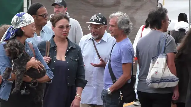 Video thumbnail for RAW Video: Celebrities out shopping at the Farmers Market: Geoffrey Owens 3/3.