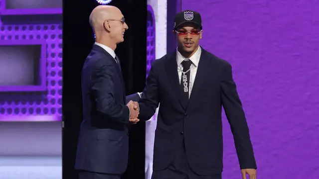 Video thumbnail for Darius Acuff's Potential Impact in Upcoming Rookie Season