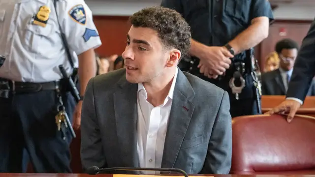 Video thumbnail for Mangione’s guilty plea puts New York murder case in jeopardy