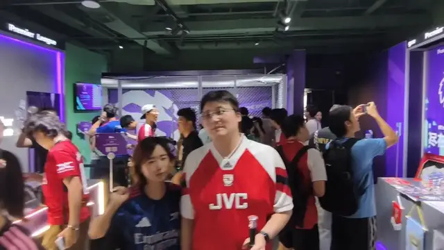 Video thumbnail for China: Premier League Live Debut 2.