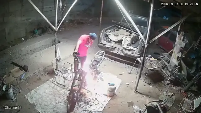 Video thumbnail for Motorcycle Catches Fire During Repair Test in Lerdo, Mexico